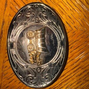 Vintage Silver Brooch with Carriage Design